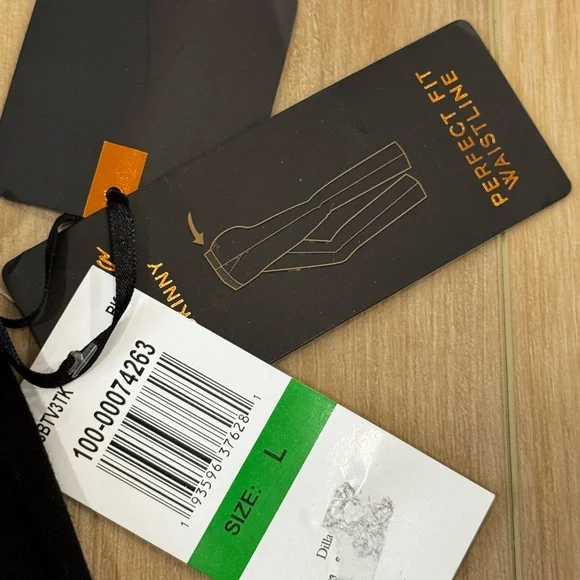 NWT Takara Perfect Fit Skinny Pants – Black – Size L - Picture 4 of 7